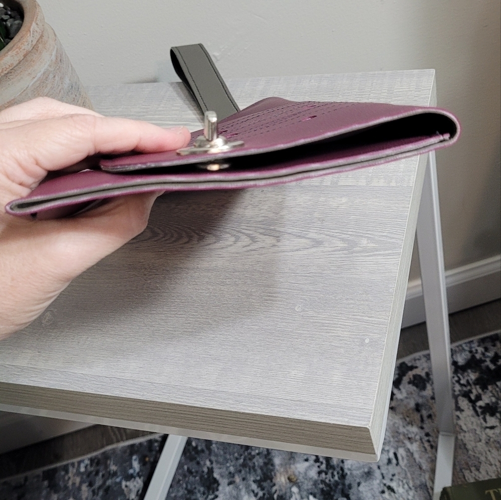 Holly Aiken Wristlet Clutch - Picture 6 of 7